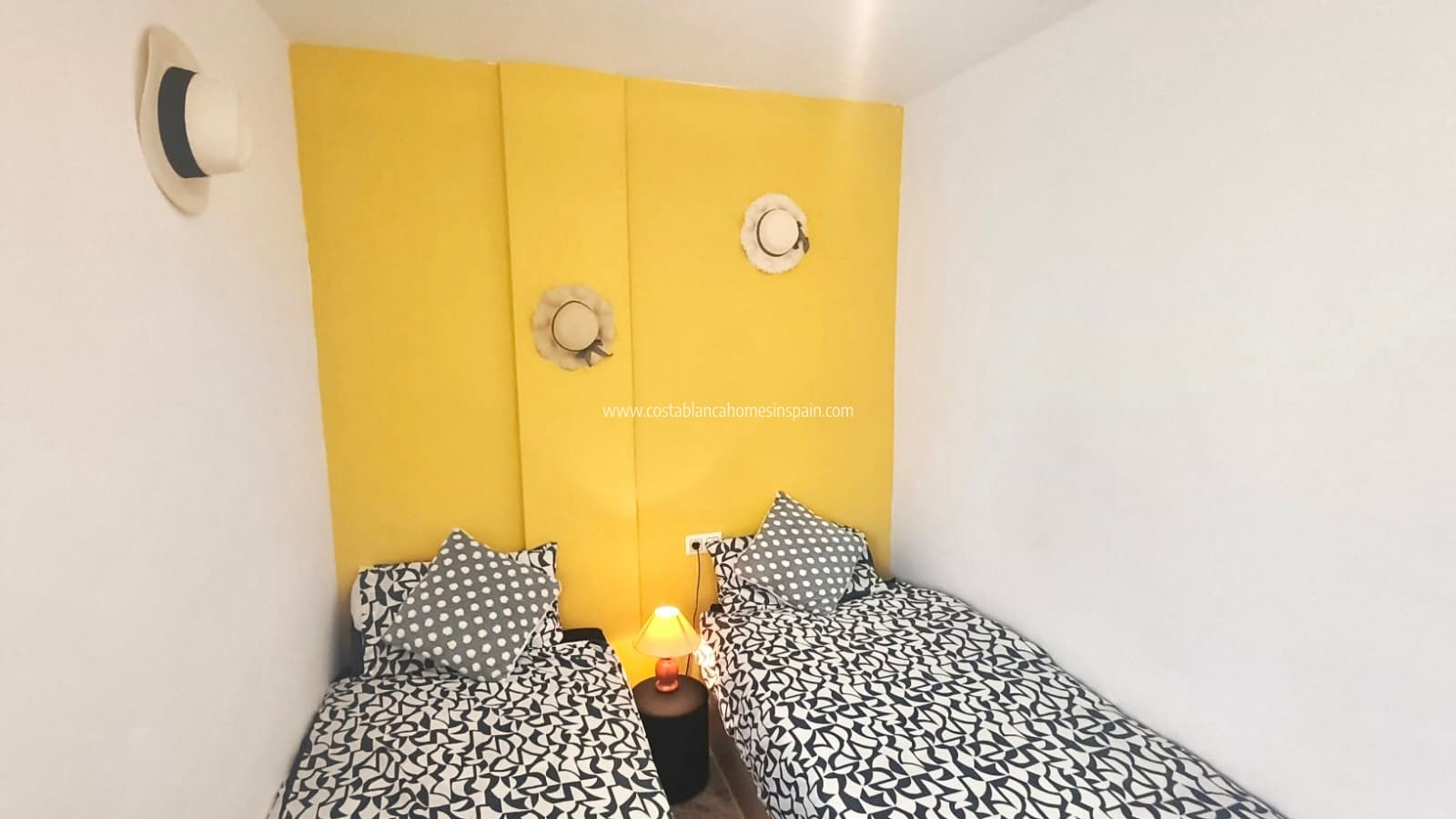 Resale - Apartment - Villamartin