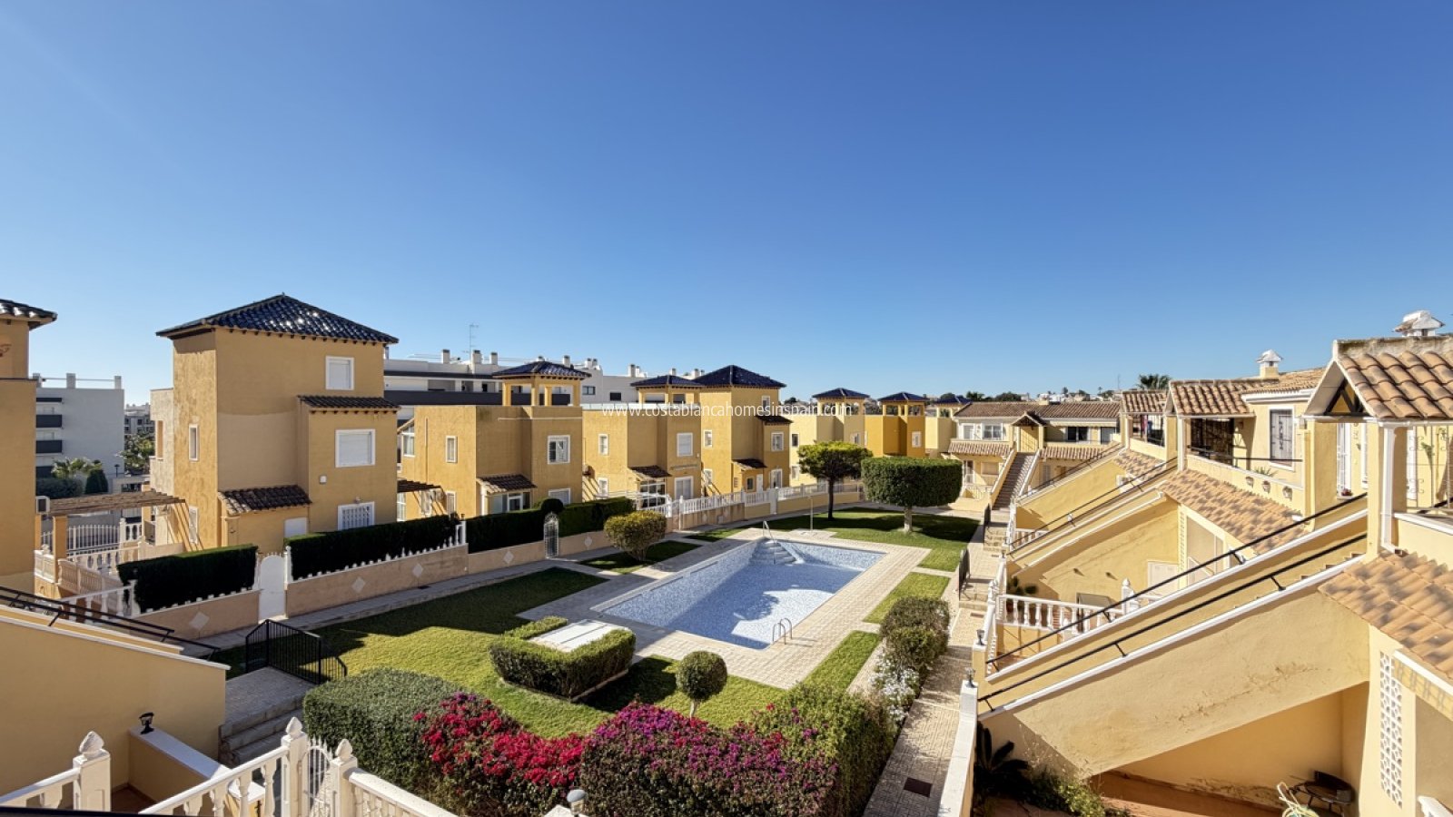 Resale - Apartment - Villamartin
