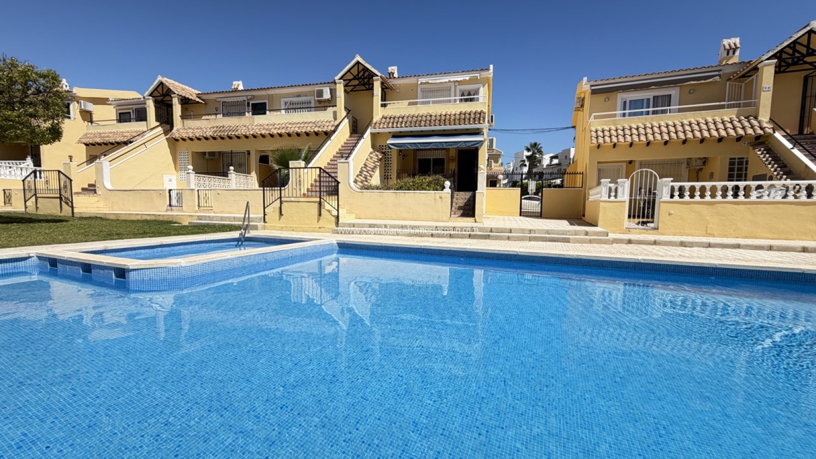 Resale - Apartment - Villamartin