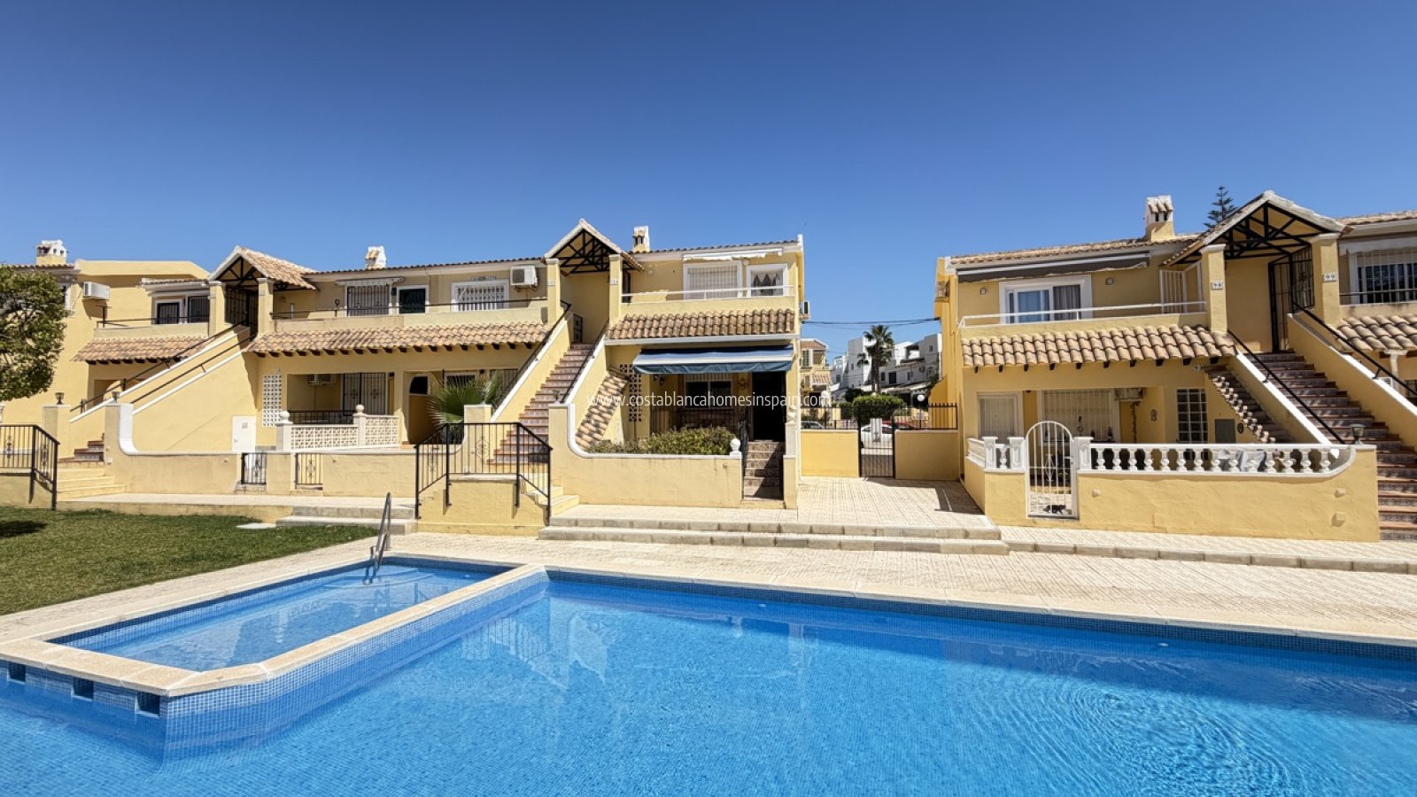 Resale - Apartment - Villamartin