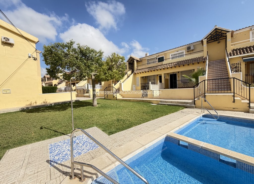 Resale - Apartment - Villamartin