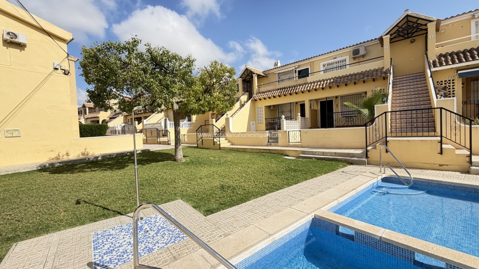 Resale - Apartment - Villamartin