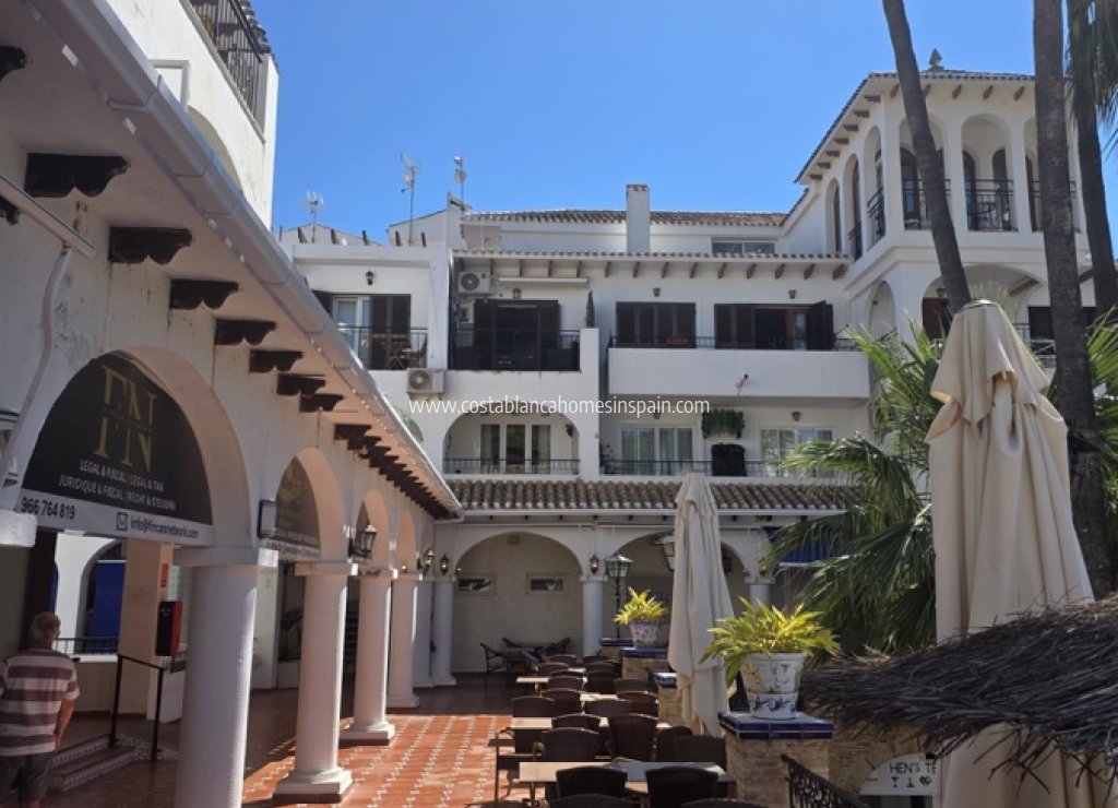Resale - Apartment - Villamartin