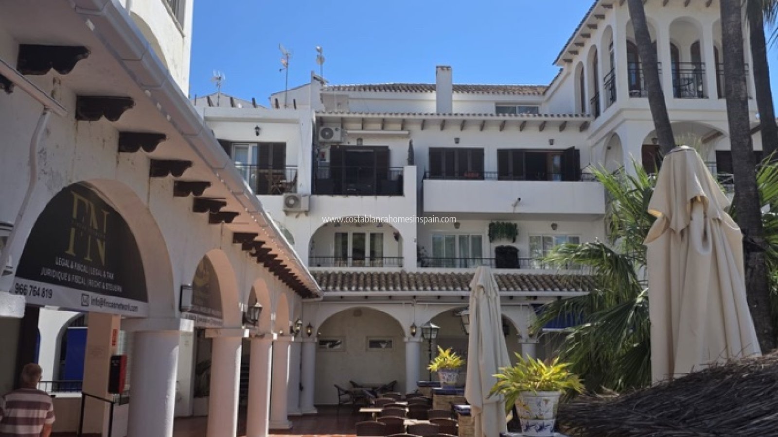 Resale - Apartment - Villamartin
