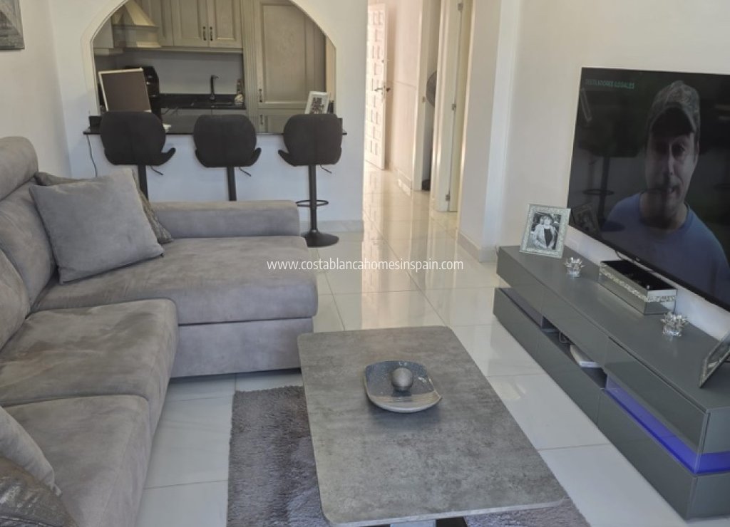 Resale - Apartment - Villamartin