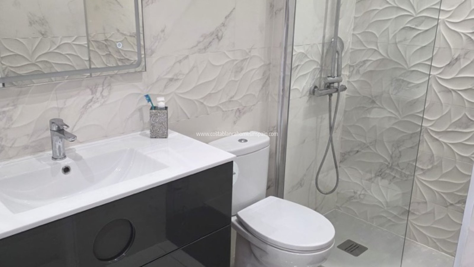 Resale - Apartment - Villamartin