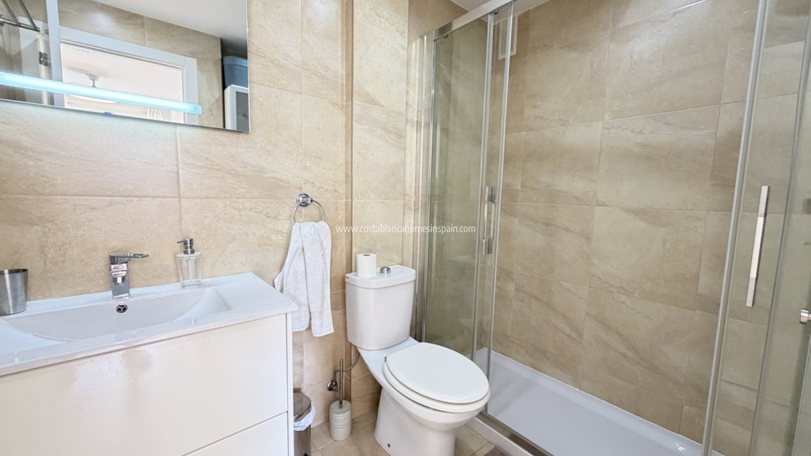 Resale - Apartment - Villamartin