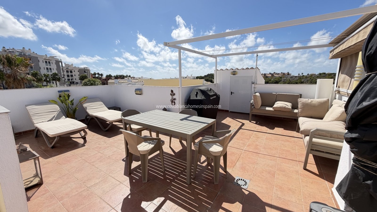 Resale - Apartment - Villamartin