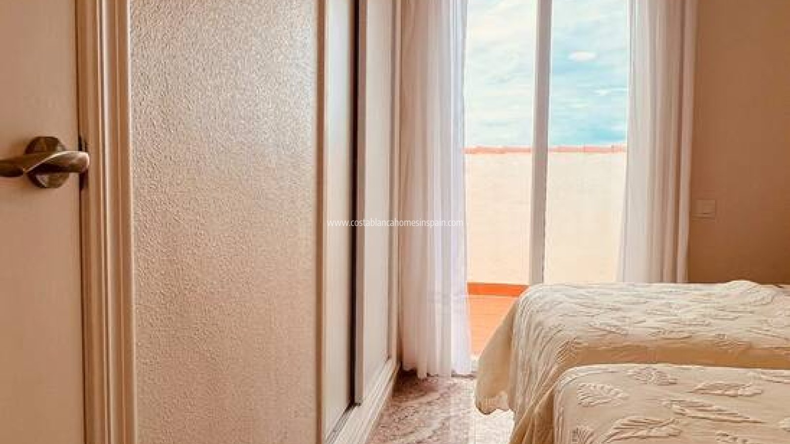 Resale - Apartment - Villamartin