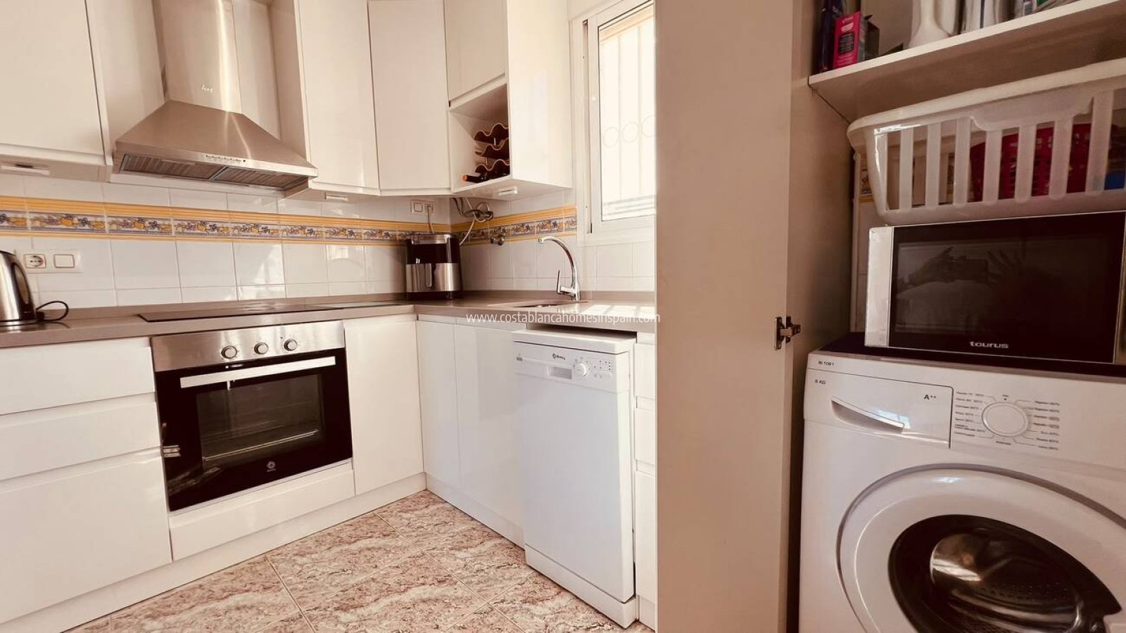 Resale - Apartment - Villamartin