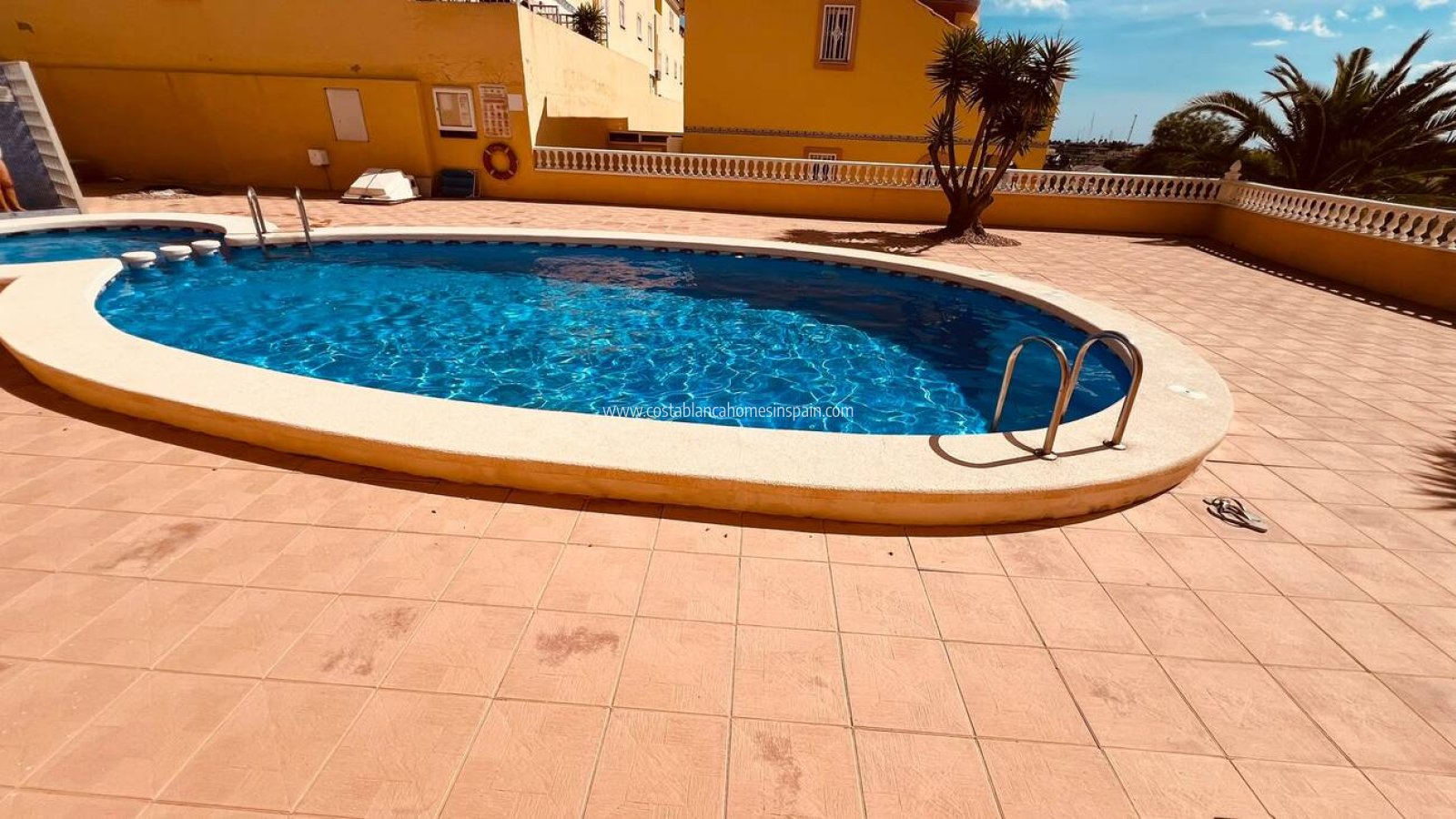 Resale - Apartment - Villamartin