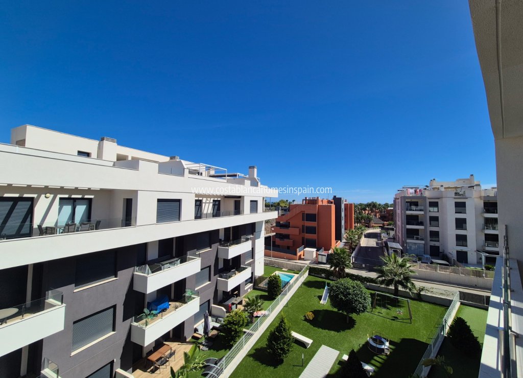 Resale - Apartment - Villamartin