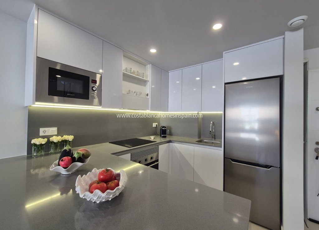Resale - Apartment - Villamartin