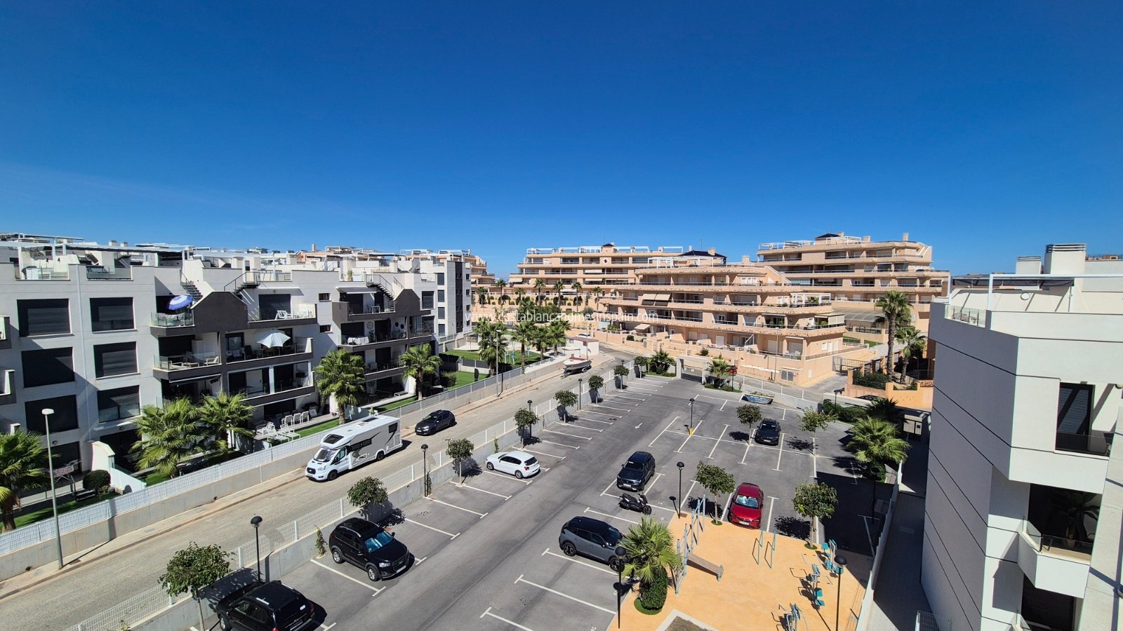 Resale - Apartment - Villamartin