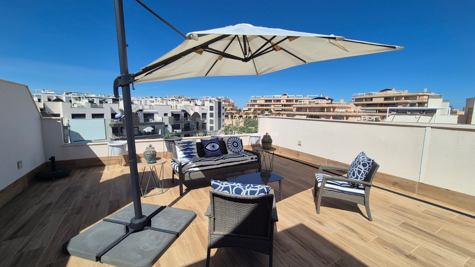 Resale - Apartment - Villamartin