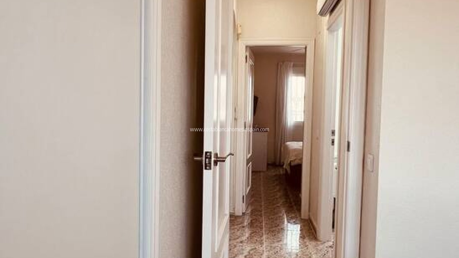Resale - Apartment - Villamartin