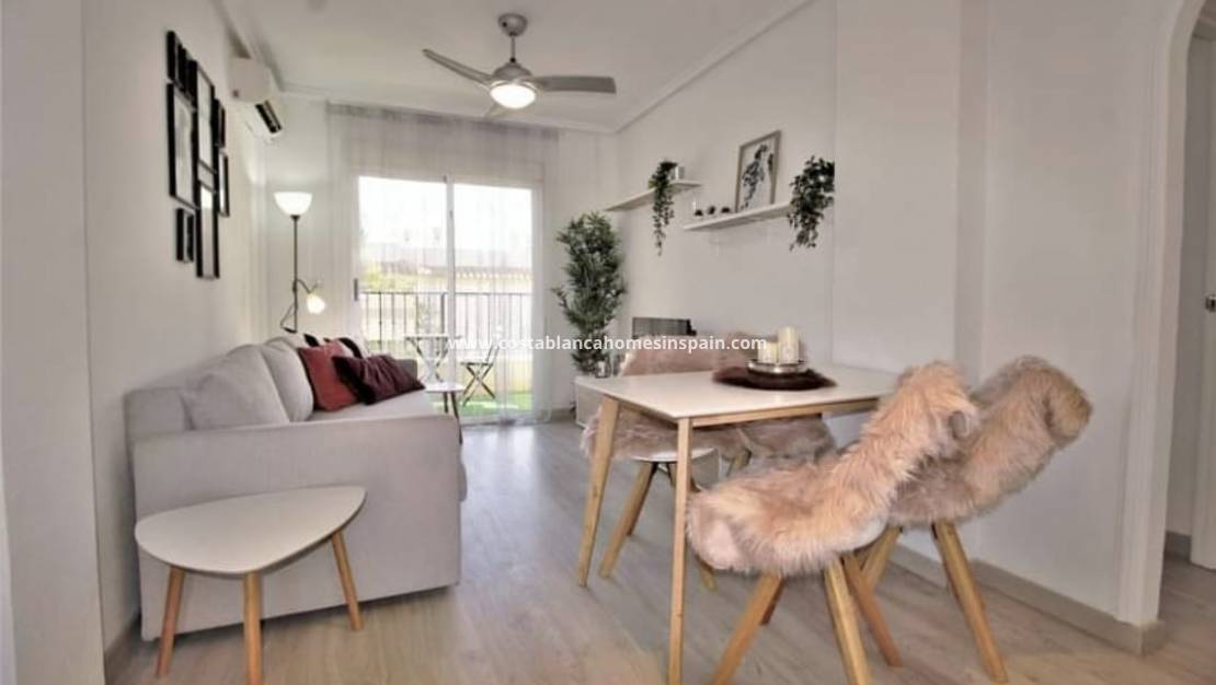 Resale - Apartment - Villamartin