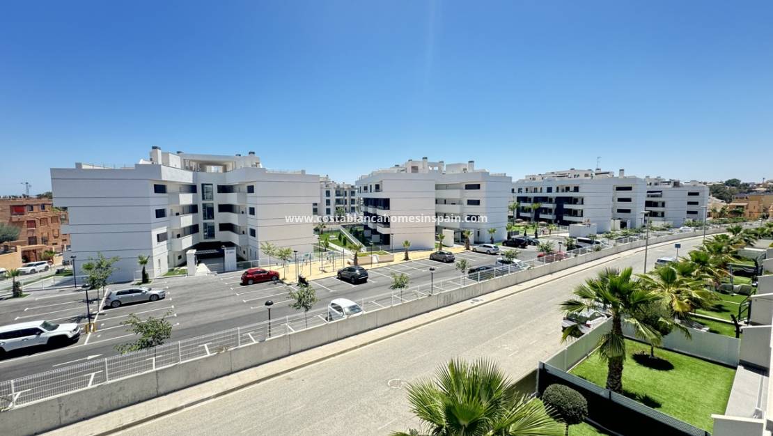 Resale - Apartment - Villamartin