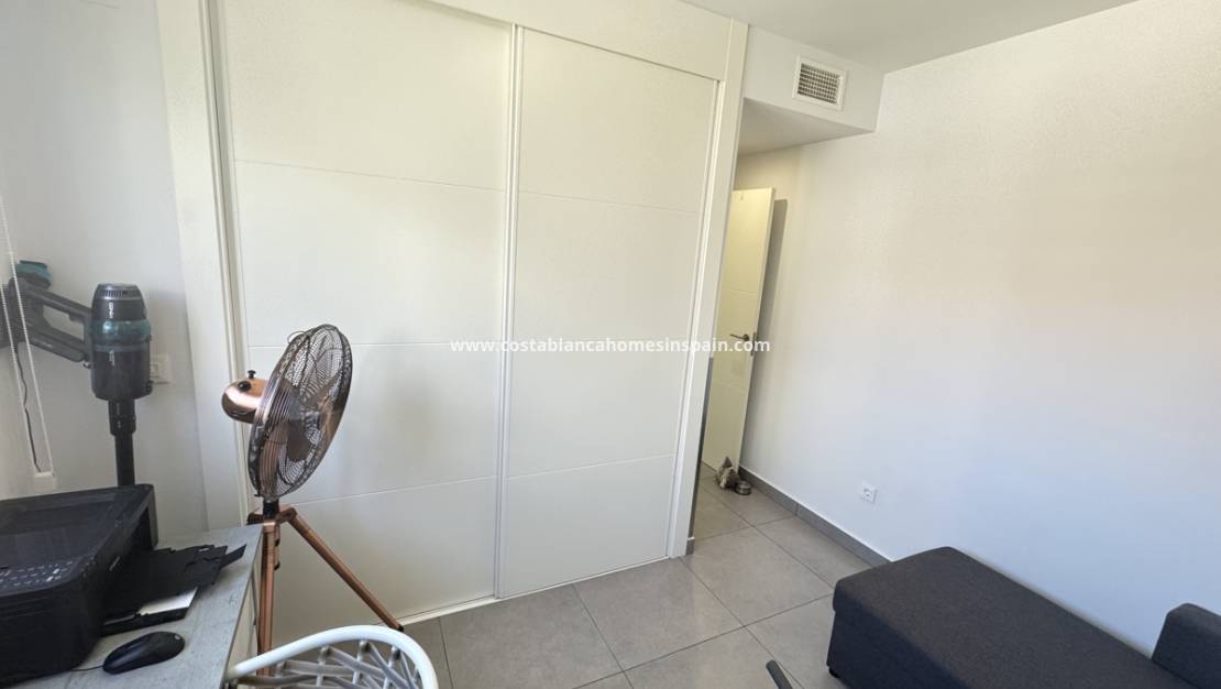 Resale - Apartment - Villamartin