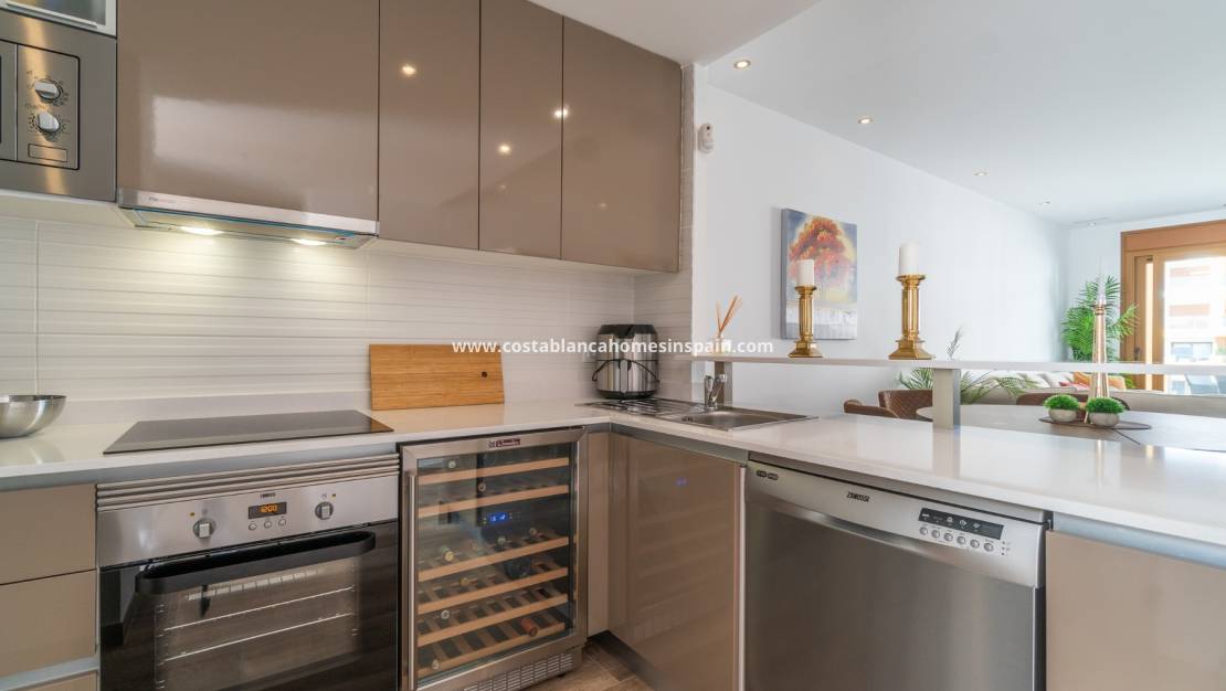 Resale - Apartment - Villamartin