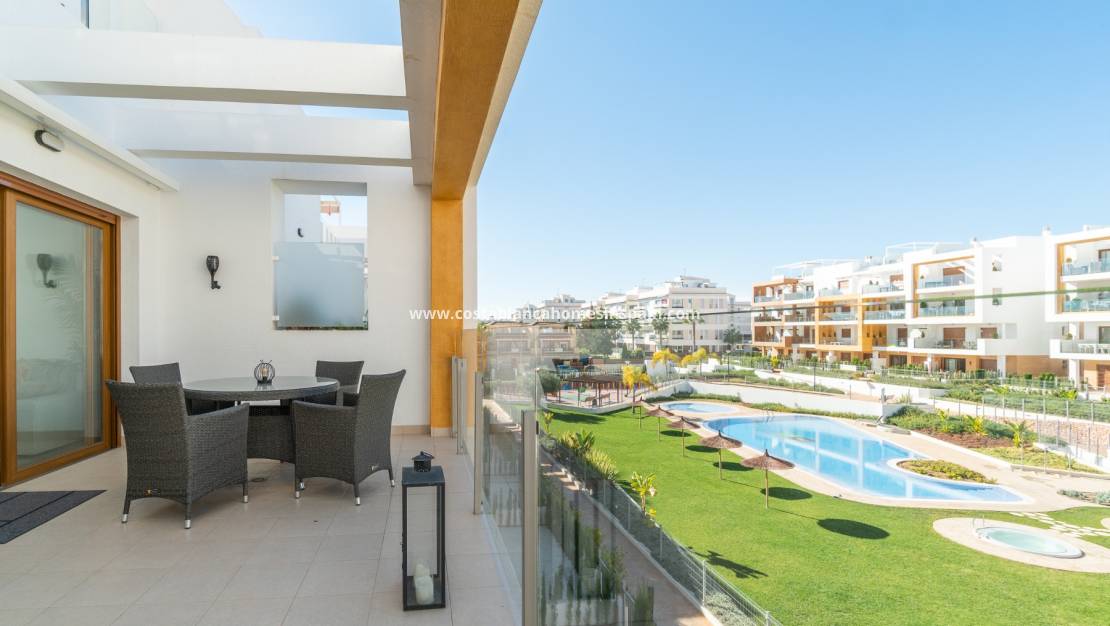 Resale - Apartment - Villamartin