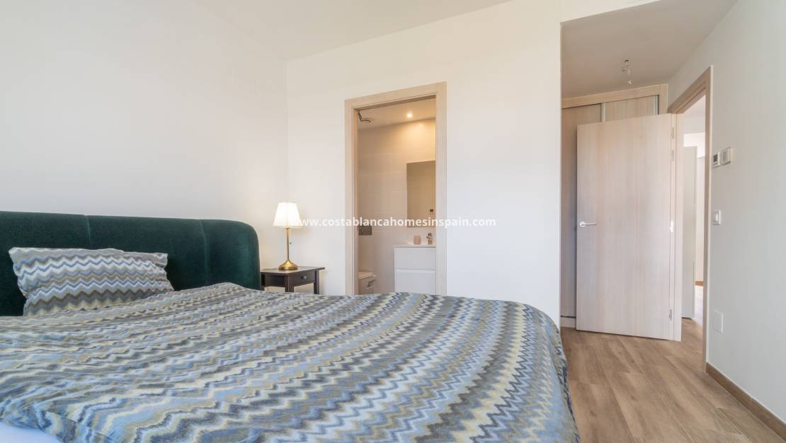 Resale - Apartment - Villamartin