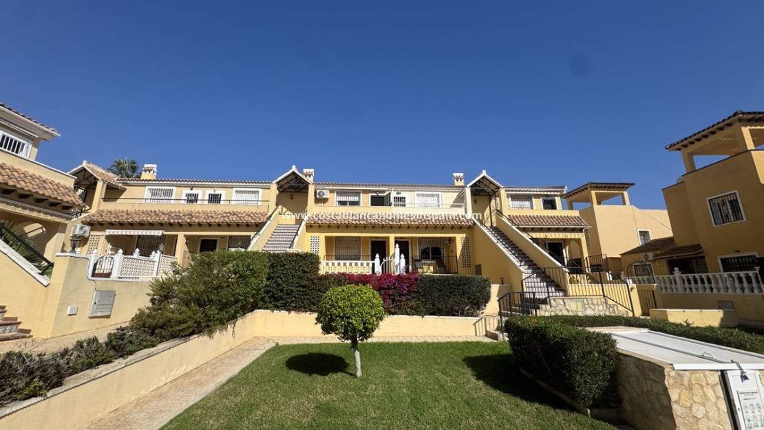 Resale - Apartment - Villamartin