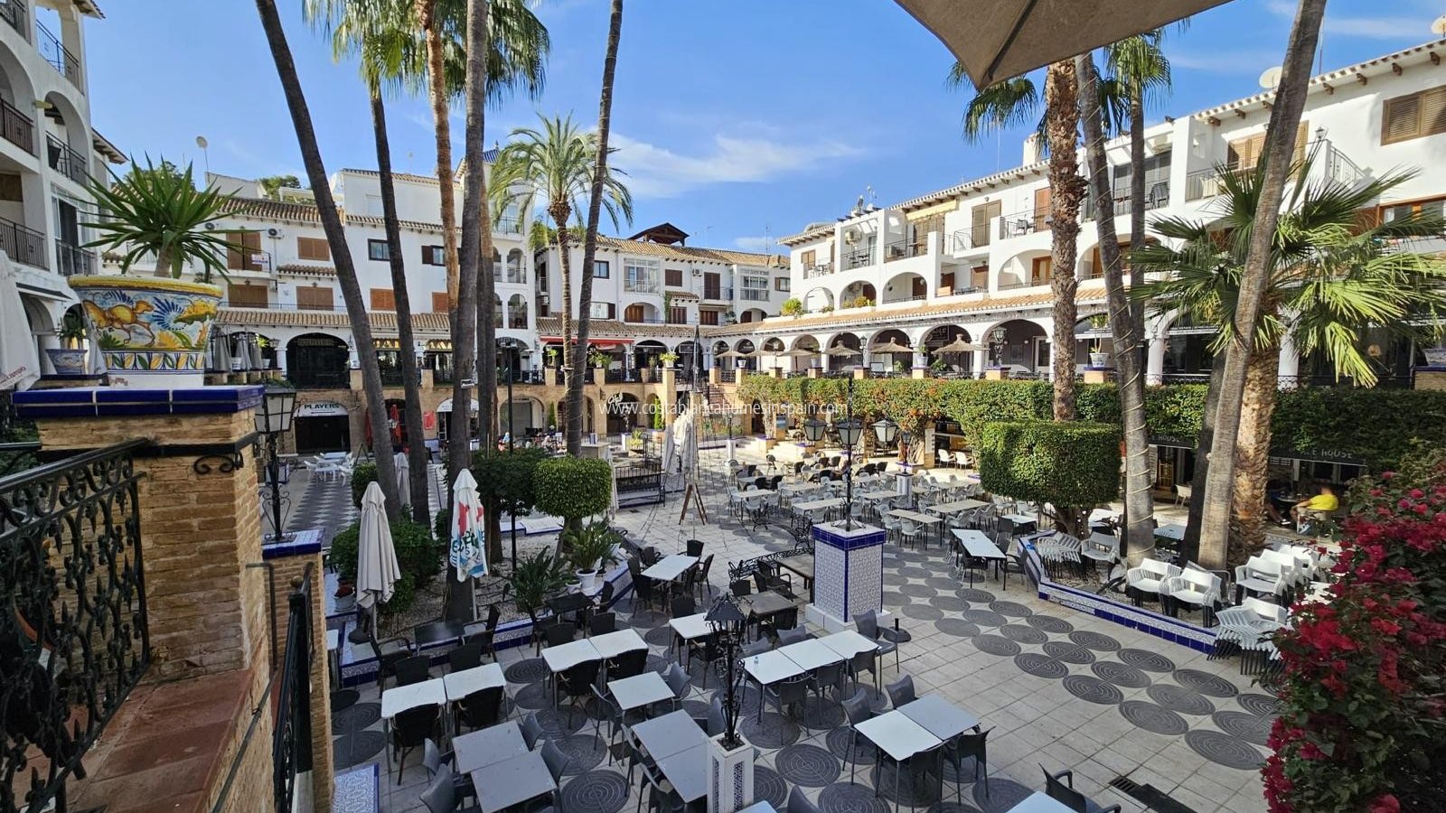 Resale - Apartment - Villamartin