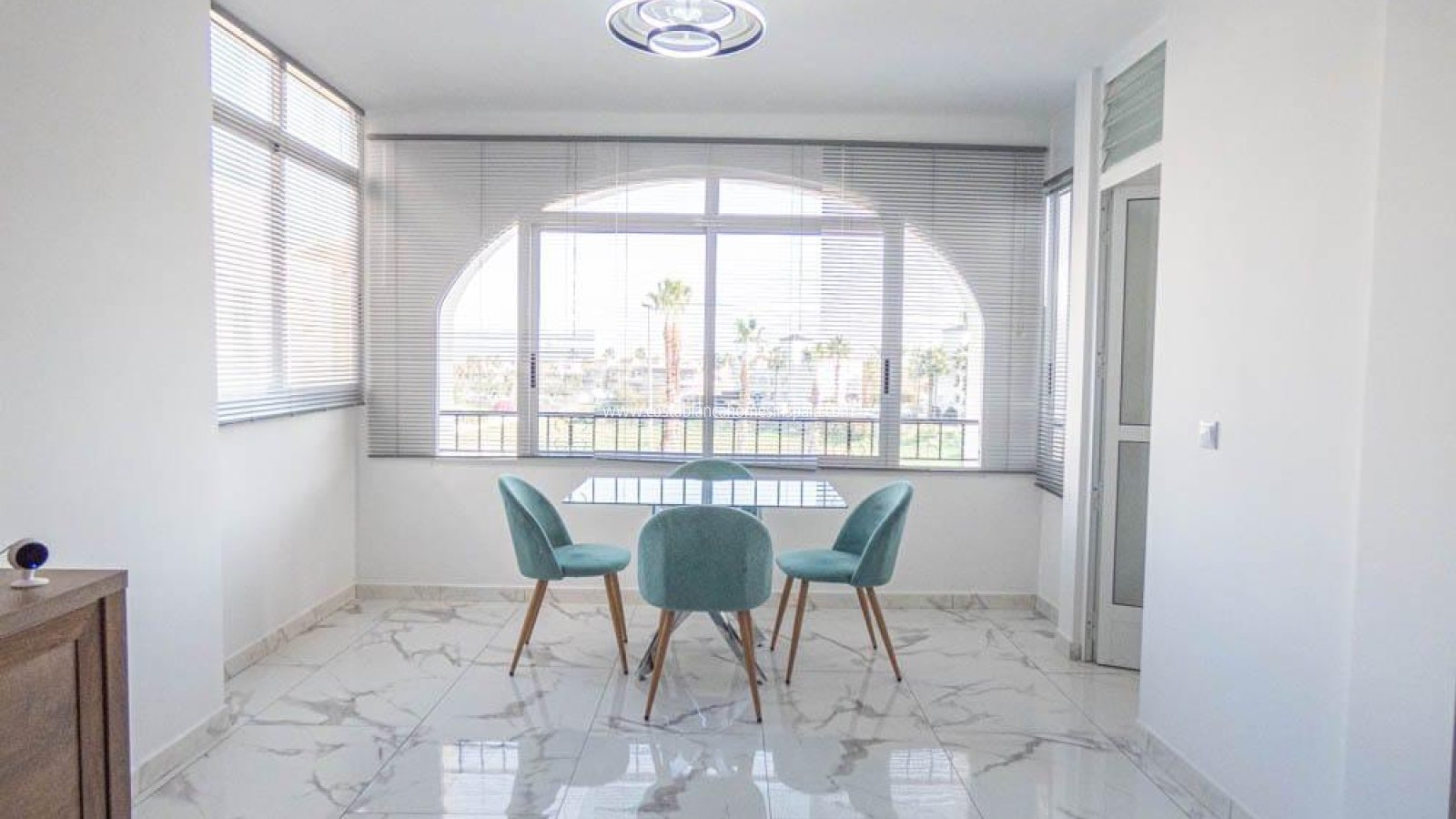 Resale - Apartment - Villamartin