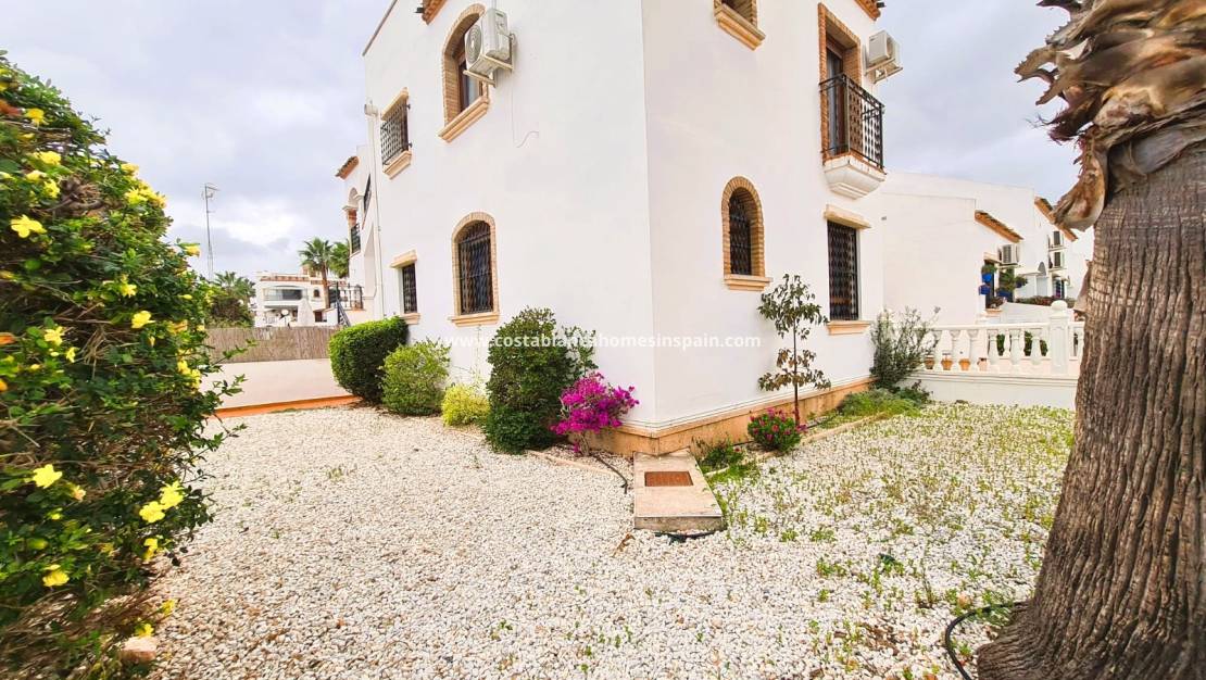 Resale - Apartment - Villamartin