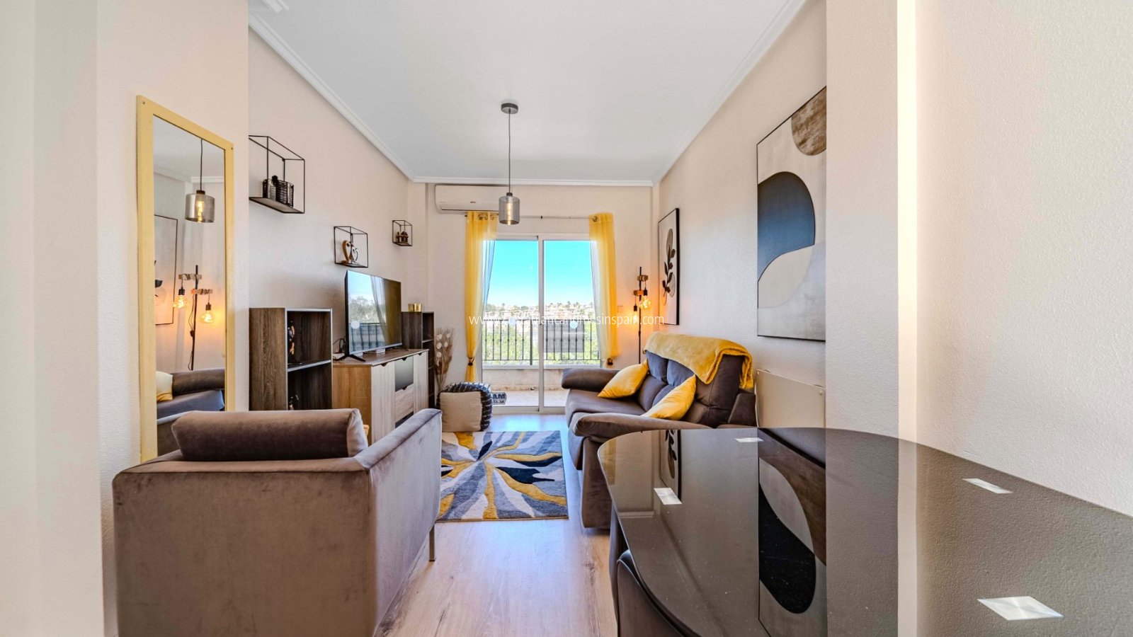 Resale - Apartment - Villamartin