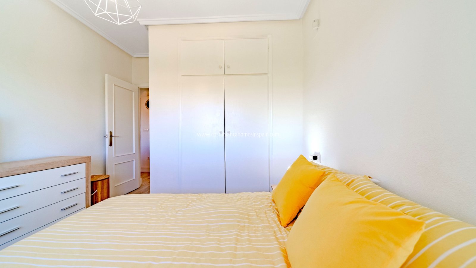 Resale - Apartment - Villamartin