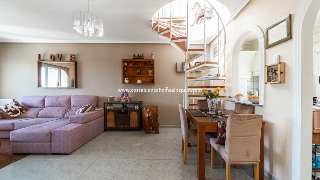 Resale - Apartment - Villamartin