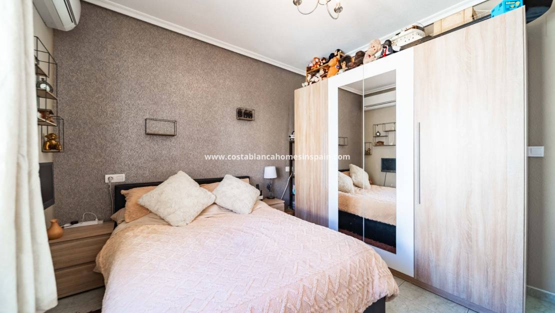 Resale - Apartment - Villamartin