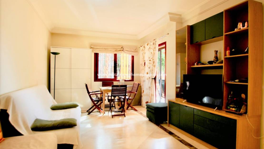 Resale - Apartment - Villamartin