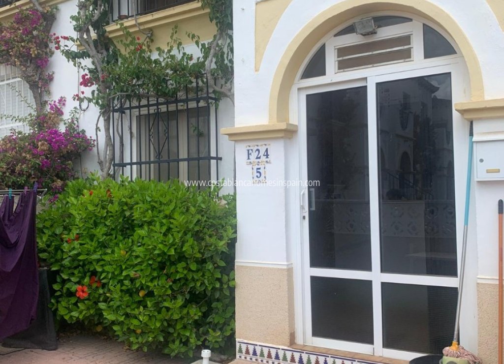 Resale - Apartment - Villamartin