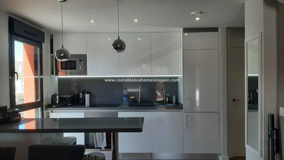 Resale - Apartment - Villamartin