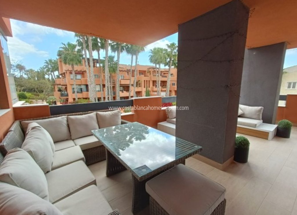 Resale - Apartment - Villamartin