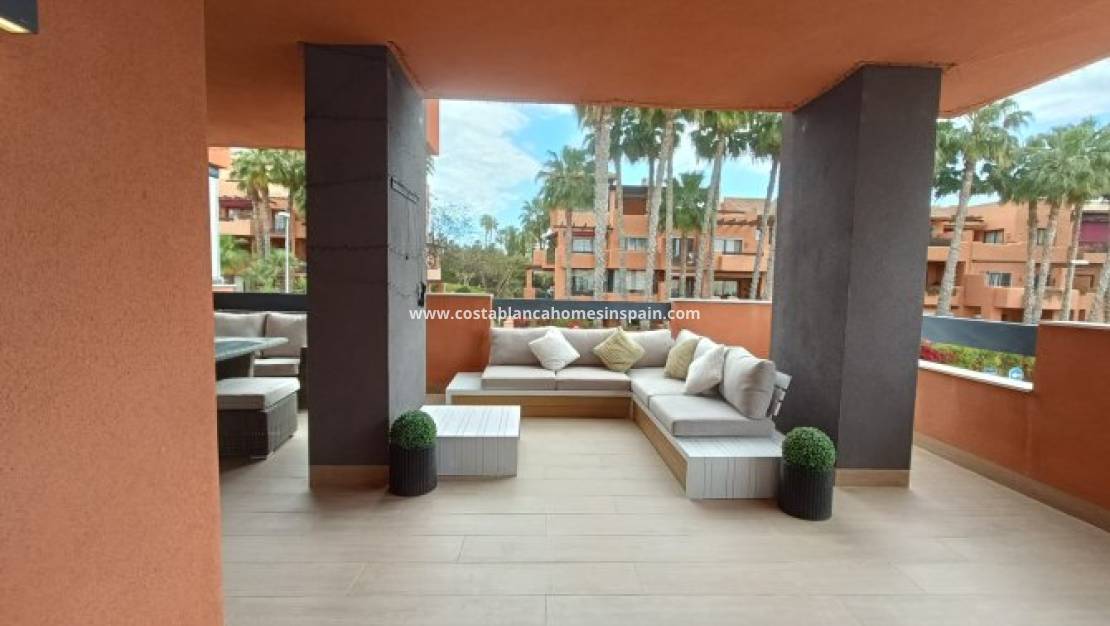 Resale - Apartment - Villamartin