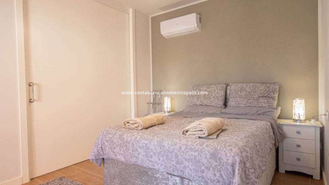 Resale - Apartment - Villamartin