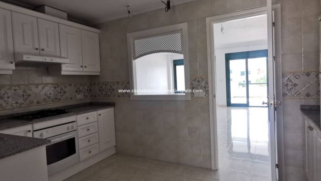 Resale - Apartment - Villamartin