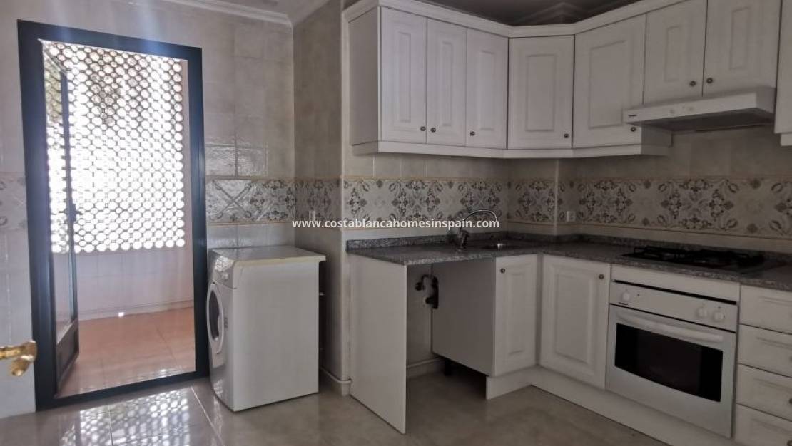 Resale - Apartment - Villamartin