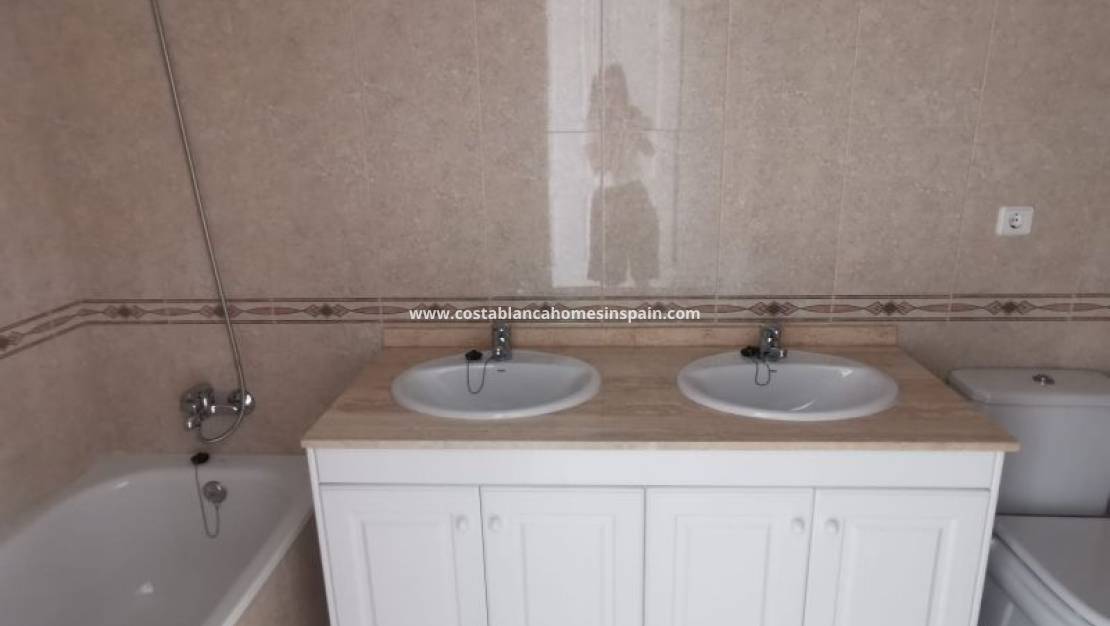 Resale - Apartment - Villamartin