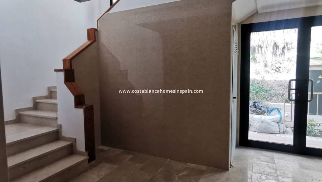 Resale - Apartment - Villamartin