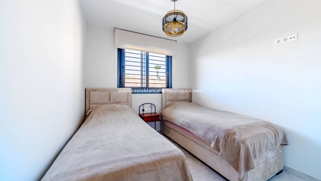 Resale - Apartment - Villamartin