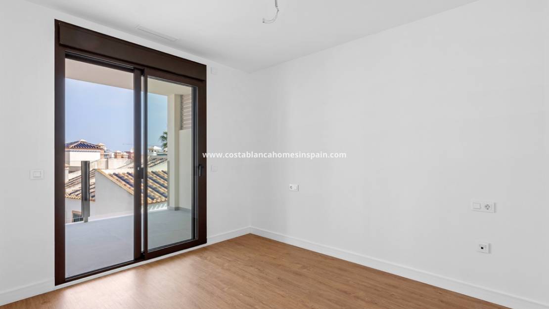 Resale - Apartment - Villamartin