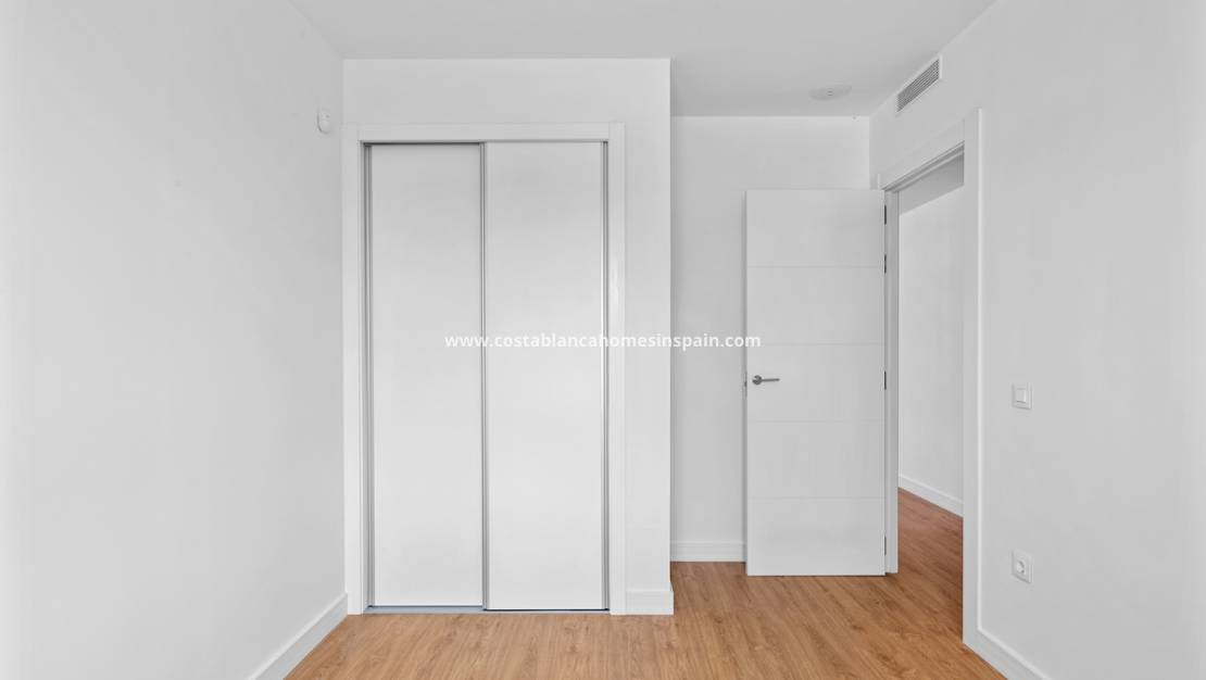 Resale - Apartment - Villamartin