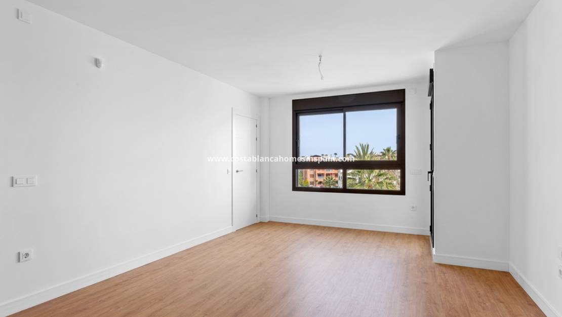 Resale - Apartment - Villamartin