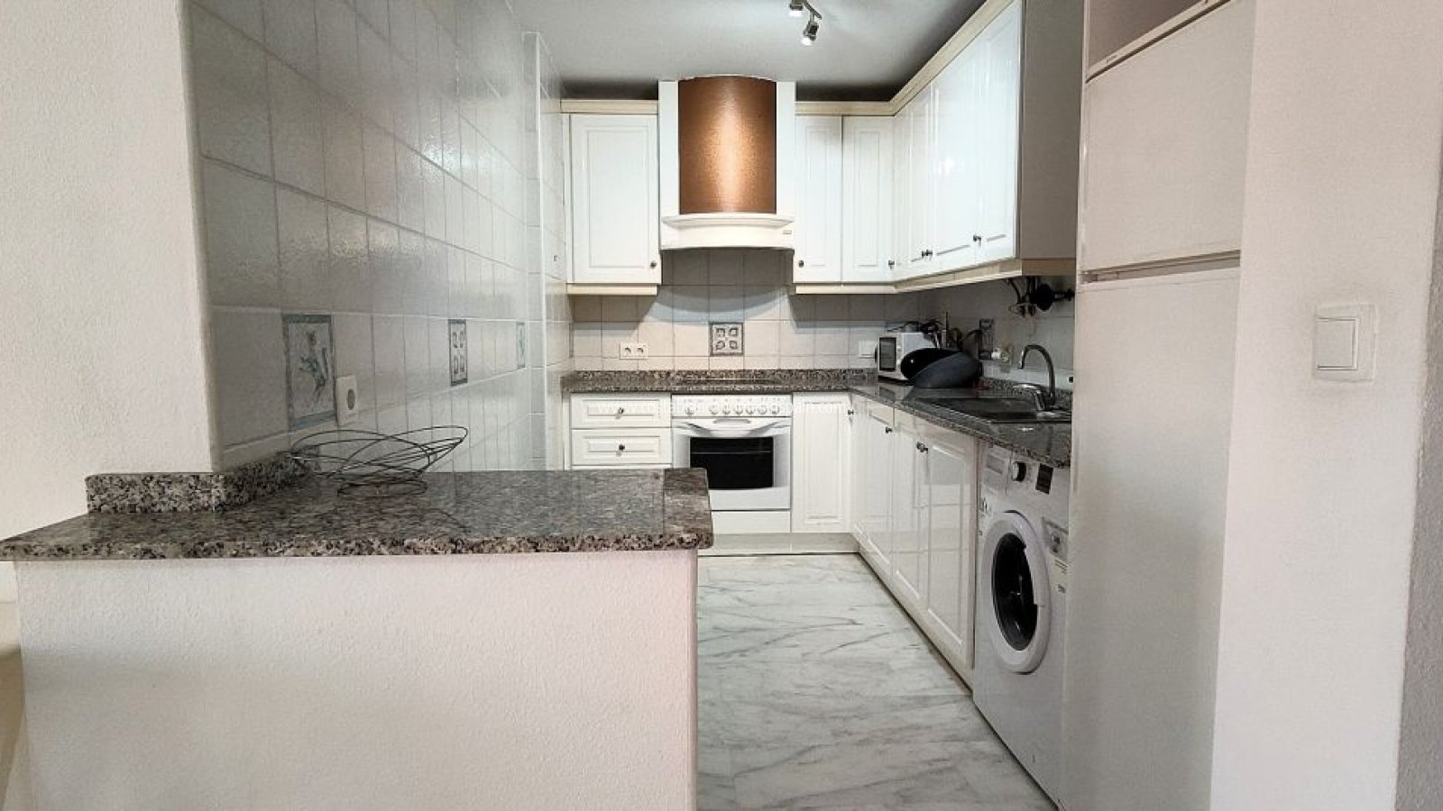 Resale - Apartment - Villamartin