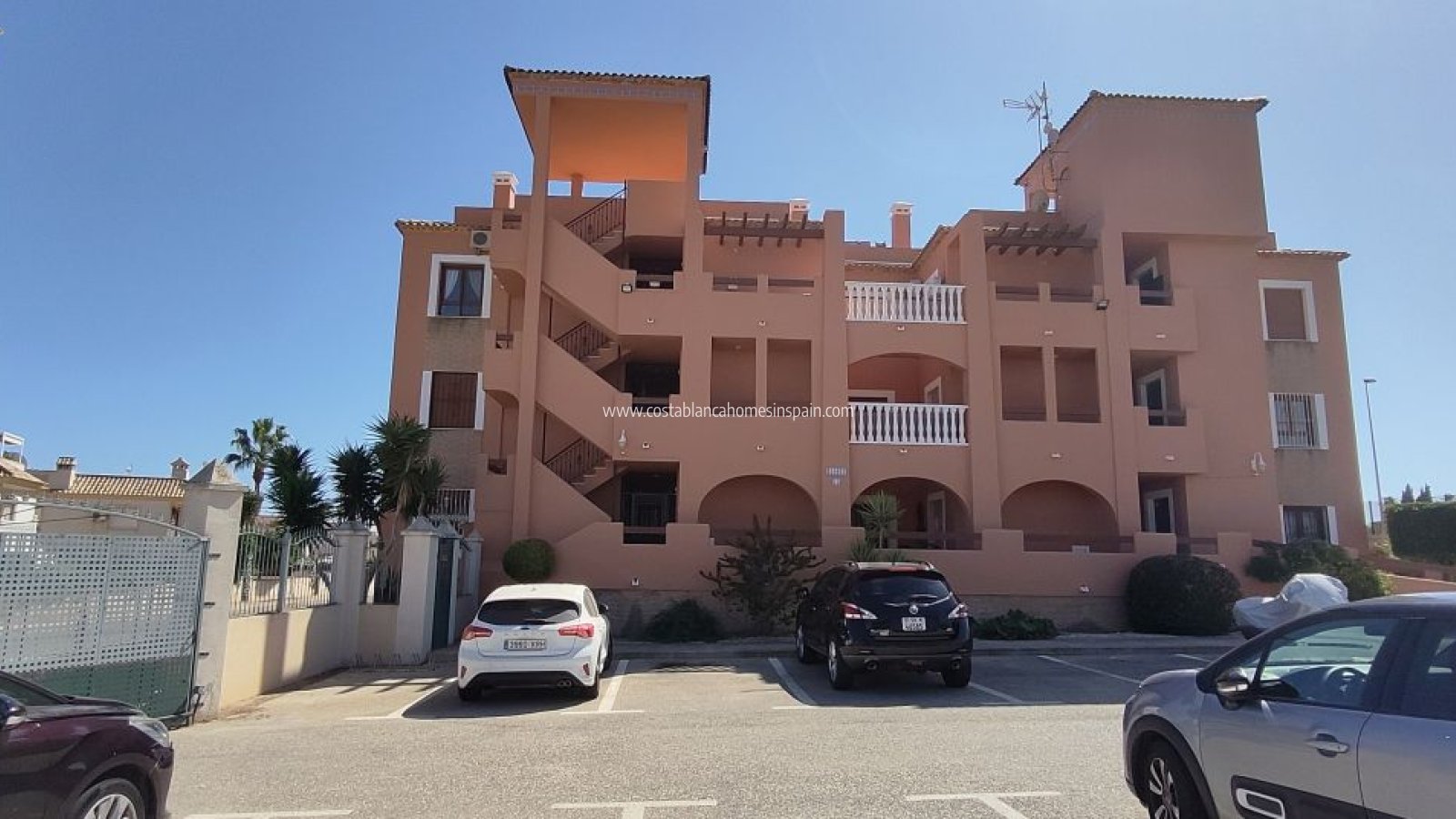 Resale - Apartment - Villamartin